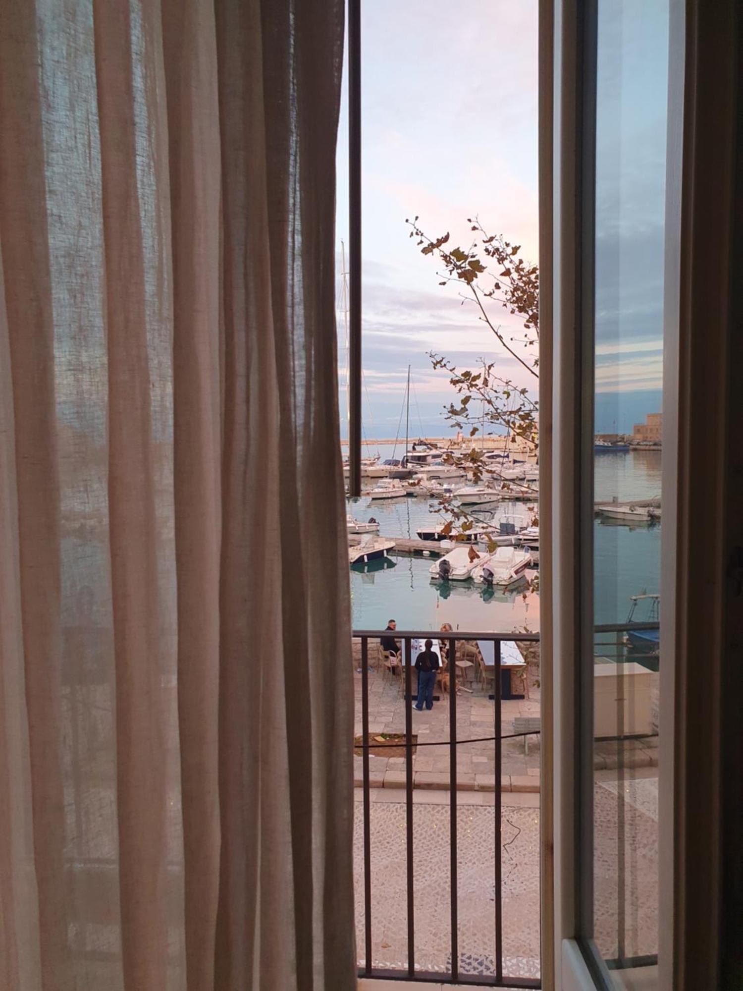 Maison Bleu Luxury Suite Sul Porto Di Trani Exteriér fotografie